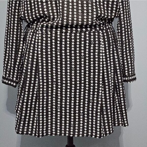 🔥H&M black dress with tiny stars. So pretty. EUC, Oversized size 6. - Picture 2 of 9